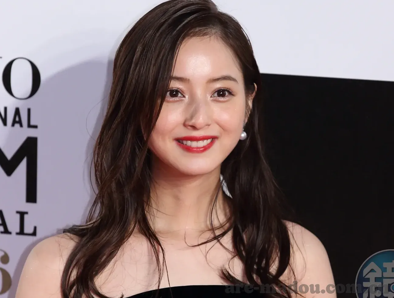 精品少妇人妻av免费麻豆-意外的柔情瞬间，精品少妇和家庭间的奇妙平衡